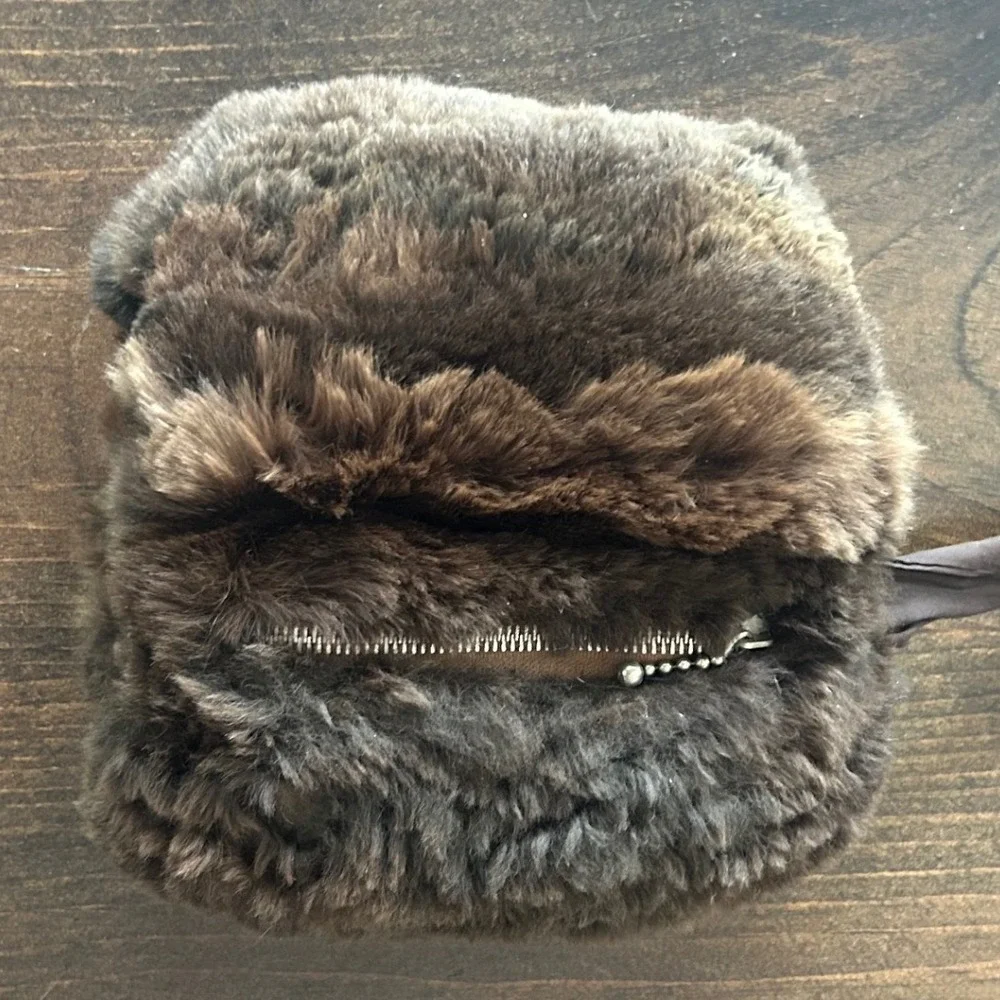 Vintage Muff Hand Warmer Zipper Pocket Winterwear Cold Weather Glam Old Money
